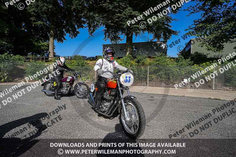 Vintage motorcycle club;eventdigitalimages;mallory park;mallory park trackday photographs;no limits trackdays;peter wileman photography;trackday digital images;trackday photos;vmcc festival 1000 bikes photographs